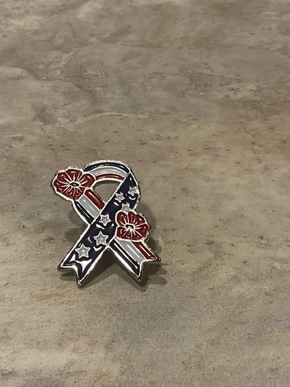 Poppy Ribbon Memorial Day Vest Pin 1.25” Patriotic Red White Blue New